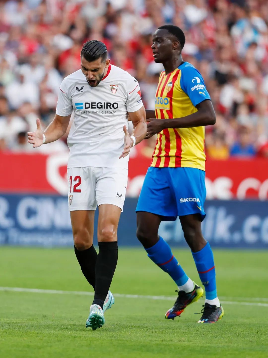 西甲倒计时，新疆广汇今夜再遭质疑，细节引发关注，目标明确，临场指挥获称赞的简单介绍